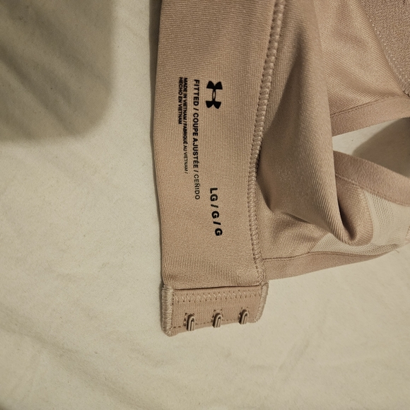 Underarmour sports bra - Picture 3 of 3